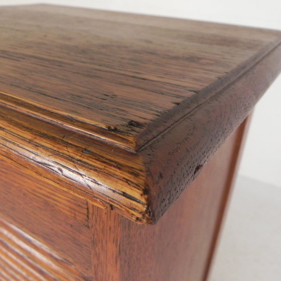 Eichenschrank mit Rollladen und einem Rollladen, 113 cm hoch, 1930er Jahre – Kommoden, Wood (photo 17 of 26)