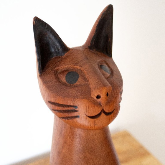 Image 1 of Statue de chat siamois vintage en bois sculpté à la main, de style art populaire