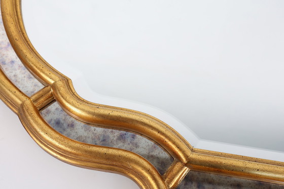 Image 1 of Französischer vergoldeter Spiegel im Louis-Philipp-Stil mit geräuchertem Spiegelglas verziert