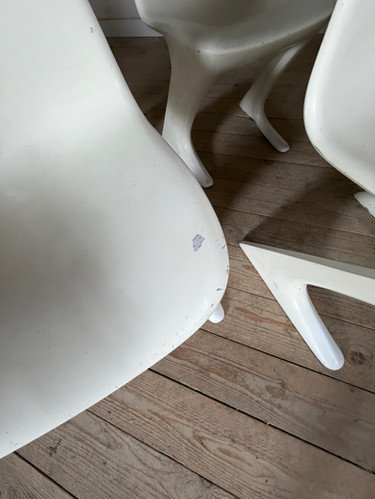 Sedie Kangourou bianche vintage di Ernst Moeckl – Chaise longue, Space Age (photo 11 of 28)