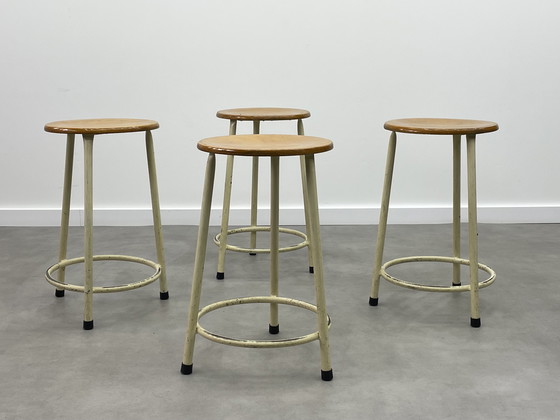 Image 1 of 4 sgabelli da officina industriali vintage