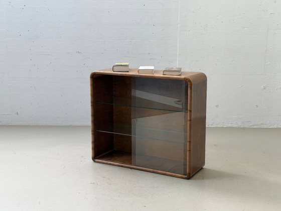 Art Deco Display Cabinet – Walnut, Glass Sliding Doors, 1940s – Storage cabinet, Wood (photo 7 of 17)