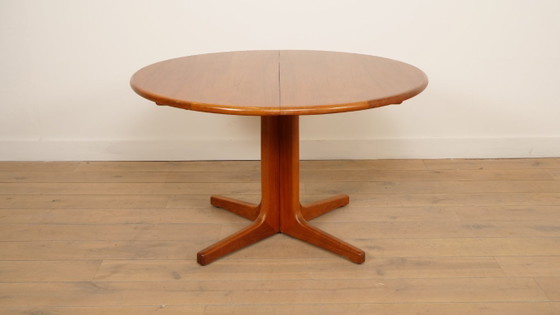 Image 1 of Vintage round dining table | extendable | teak | 121- 173 cm