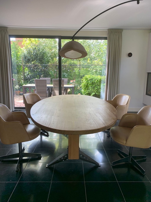 Esstisch/Konferenztisch aus massiver Eiche