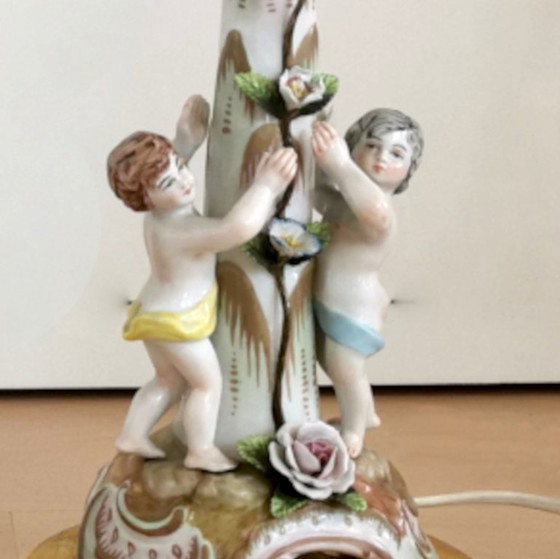 Image 1 of LAMPADE DA TAVOLO IN PORCELLANA