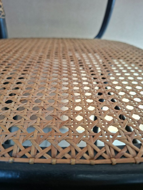 Image 1 of Splendida sedia ispirata all'iconico modello 811 di Josef Hoffmann, nota come Prague Chair.   Si tratta di una riproduzione di a