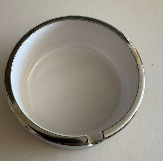 Vintage stapelbare torenasbakken (set van 5) van Isamu Kenmochi (jaren 60) – Chroom en wit melamine (photo 3 of 5)