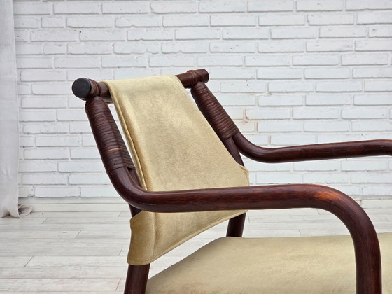 Image 1 of Jaren 80, een paar Scandinavische fauteuils, meubelbekleding van velours en bamboe.