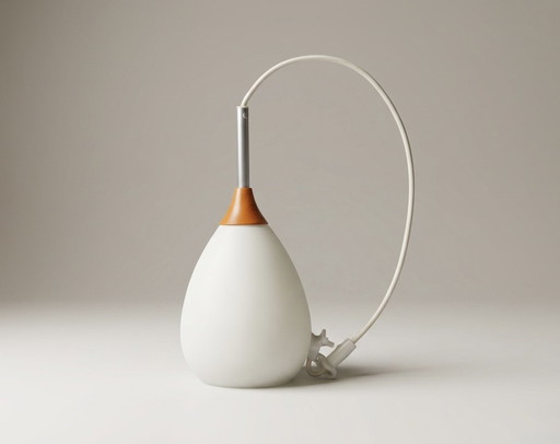 Vintage ‘teardrop’ hanglamp van opalineglas en hout 