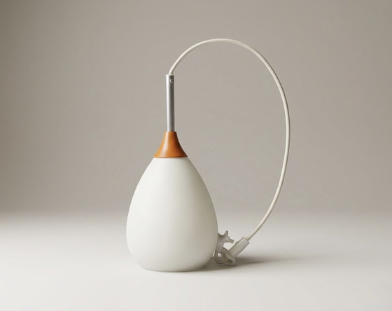 Image 1 of Vintage ‘teardrop’ hanglamp van opalineglas en hout 