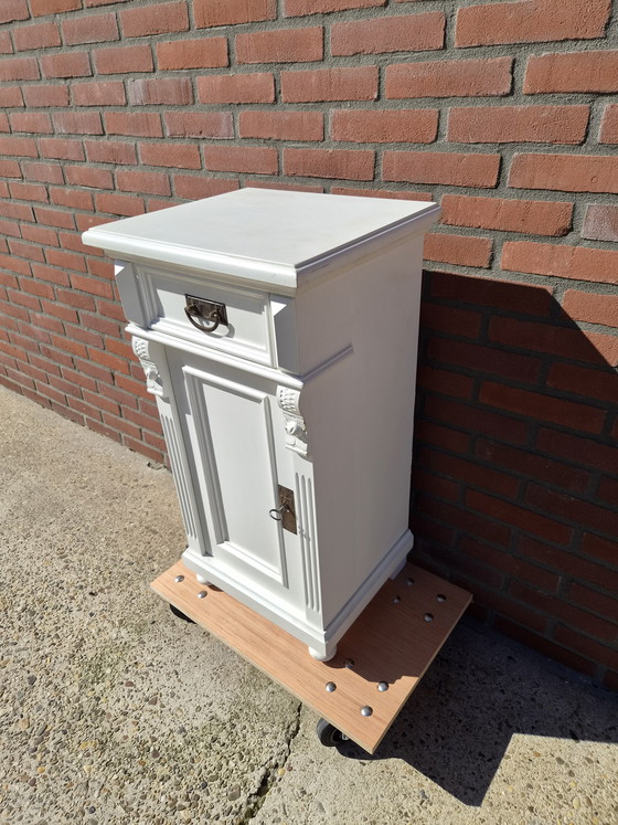 Image 1 of Nachtkastje