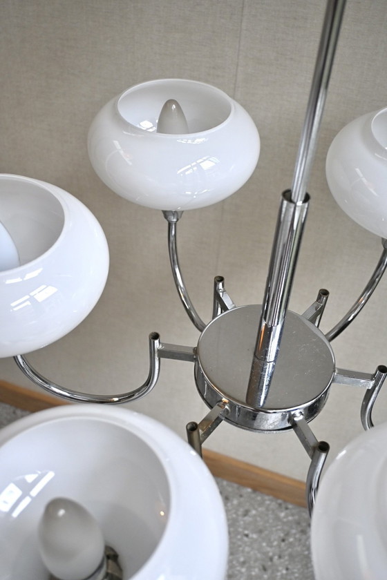 Image 1 of Grande lampadario vintage, era spaziale