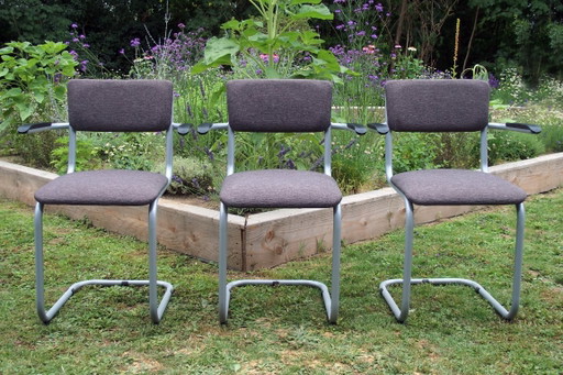 3 slede-/cantileverstoelen – eetkamerstoelen, Textile