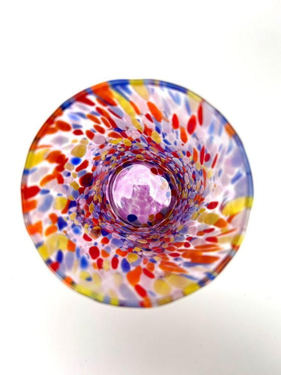 Image 1 of Set aus 6 venezianischen mundgeblasenen Gläsern mit farbigem Murano-Granulat, handgefertigt in Italien.