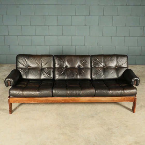 Image 1 of Divano in pelle nera di metà secolo – struttura in legno – anni '60