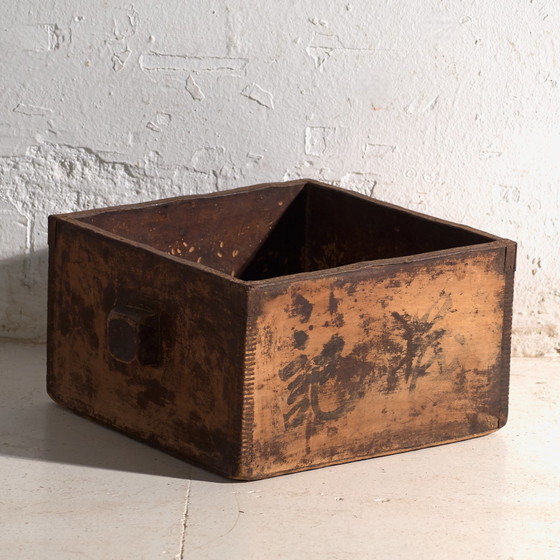 Antica Misura per Grano Dou in Legno di Olmo, Cina, c. 1900, Oggetti decorativi, Ferro, Nero, Rustic (foto 9 di 10)