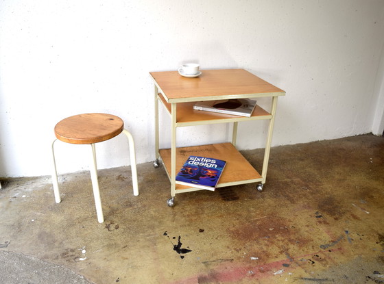 Image 1 of Vintage Industrial Trolley Chariot de service Table d'appoint Coffee Table