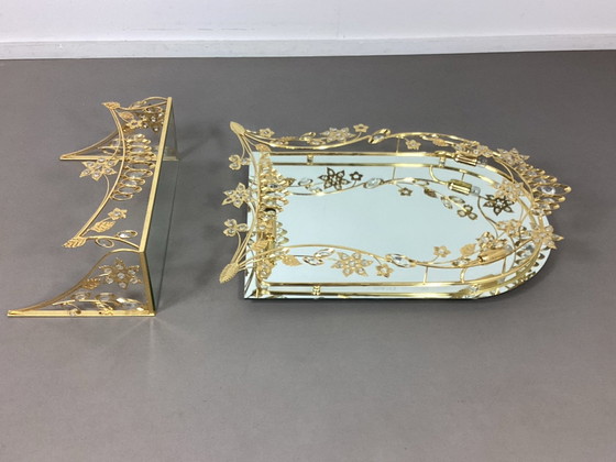 Italian vintage Hollywood Regency mirror with brass console and lighting, Glass, Gold (photo 3 of 11)