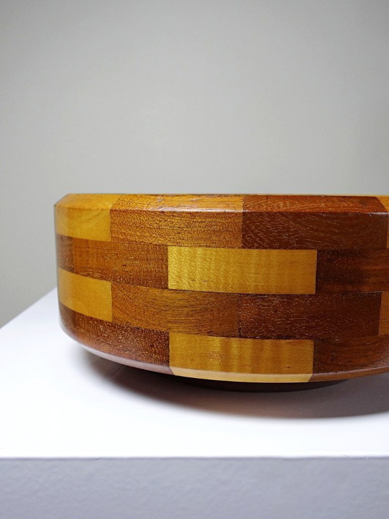 Image 1 of Fruttiera vintage in legno massello, assemblata, con design patchwork, risalente agli anni '70-'80.