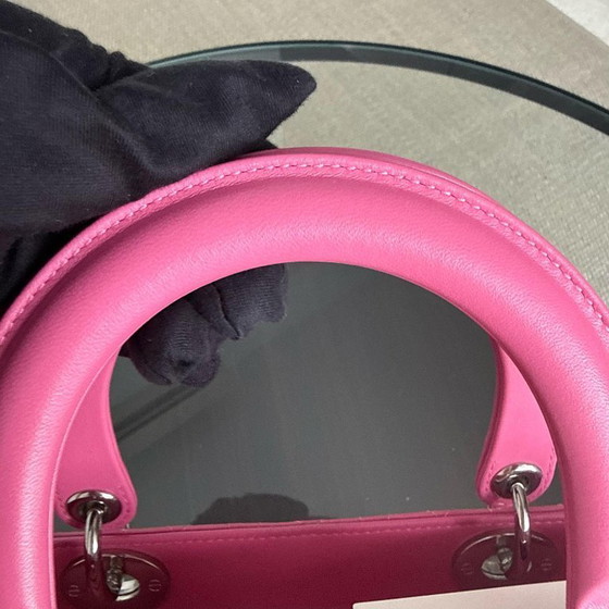 Image 1 of DIOR LADY MEDIUM - PELLE DI AGNELLO CANNAGE ROSA BARBIE CINTURINO CON DETTAGLI ARGENTO