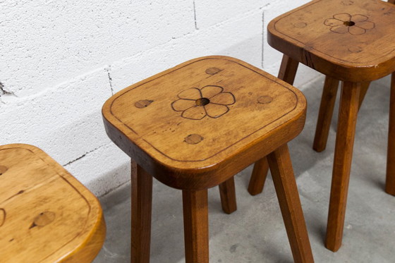 Image 1 of Set di 4 sgabelli brutalisti, fatti a mano, anni '60, design floreale