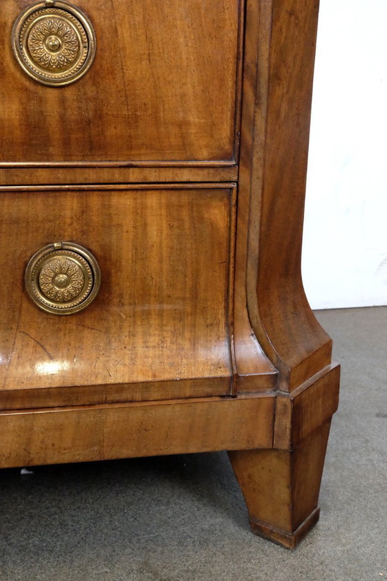 Image 1 of Elégant cabinet en acajou à décor floral vers 1780.