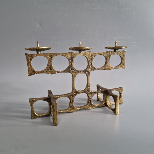 Chandelier vintage en métal. Chandelier brutaliste. Heinz Goll. Autriche, Mid Century. Couleur or