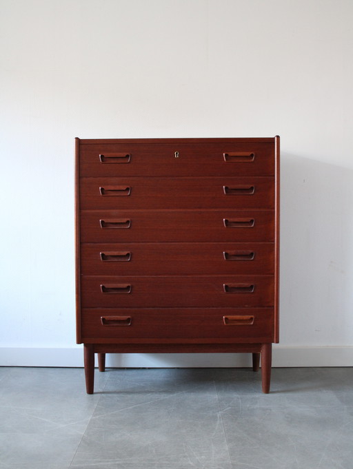 Vintage Danish chest of drawers in teak