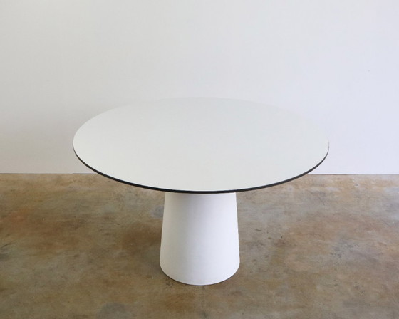 Image 1 of Mesa redonda de contenedores Moooi de Marcel Wanders