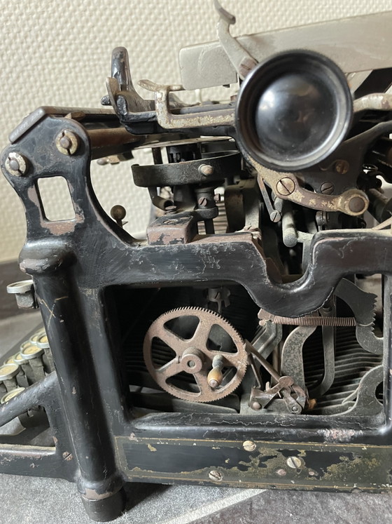 Antike Underwood Nr. 5 Schreibmaschine. 1915–1925 – Dekorative Objekte, Cast Iron, Metal (photo 14 of 14)