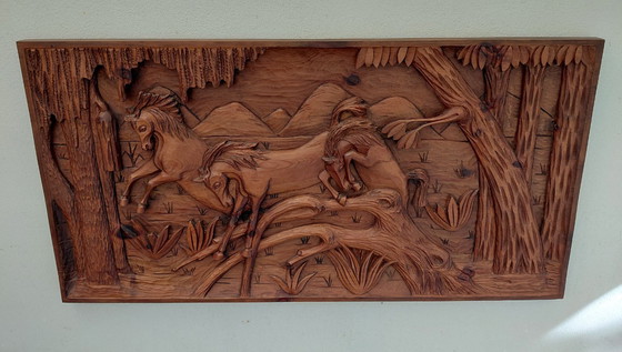 Image 1 of Tableau en bois sculpté,  bas relief