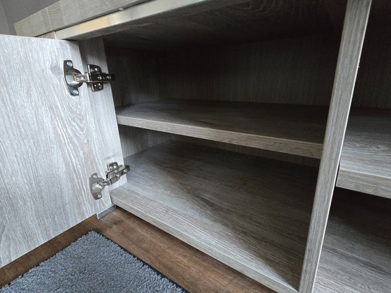 Image 1 of Mueble de TV moderno y robusto