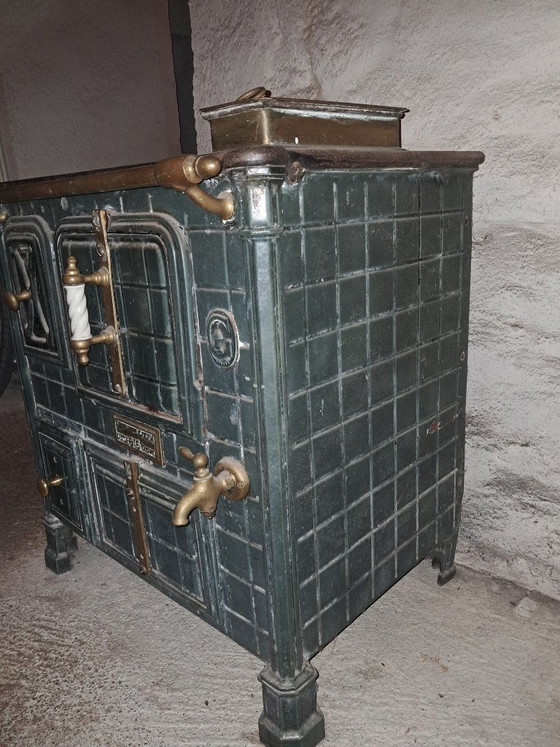 Stufa Godin, ghisa con piastrelle verdi, Oggetti decorativi, Ottone, Verde, Vintage (foto 3 di 5)