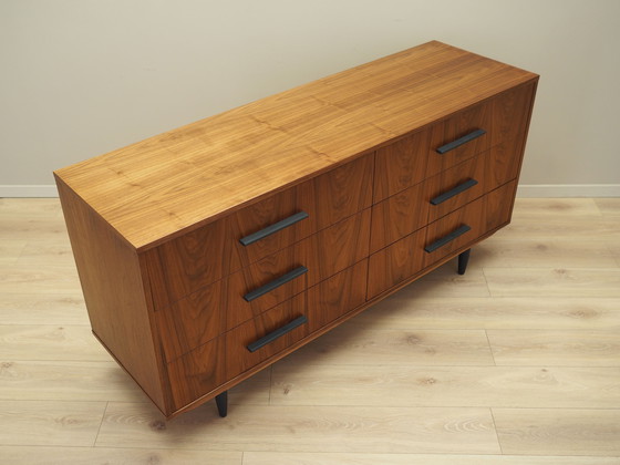 Image 1 of Commode en noyer, design scandinave