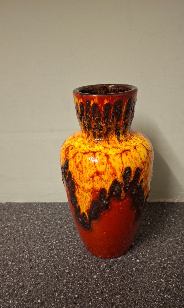 Scheurich fat lava vaas model 208/21 | €55 | Whoppah