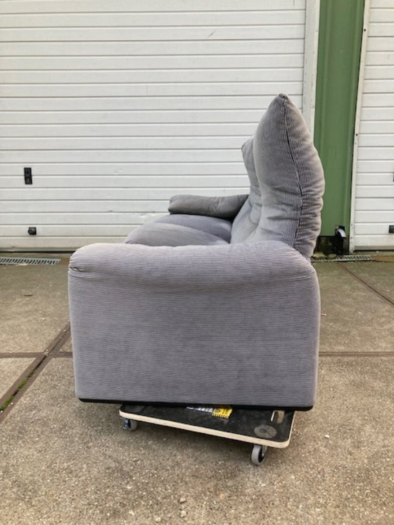 Image 1 of Divano Cassina Maralunga 3 posti, velluto bicolore nero/grigio