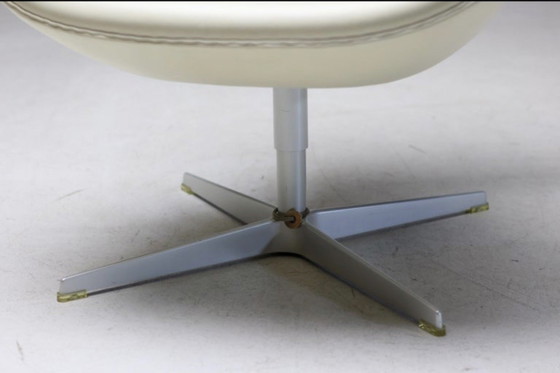 Image 1 of Silla Swan del 50.º aniversario, edición limitada