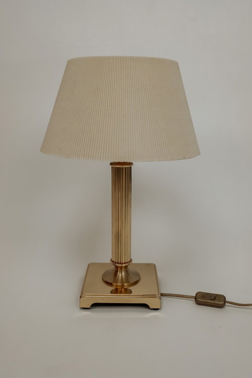 Messing vintage tafellamp met crèmekleurige plisse kap