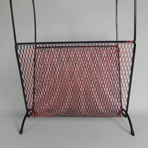 Image 1 of Vintage stalen bijzettafeltje met tijdschriftenrek, jaren 50