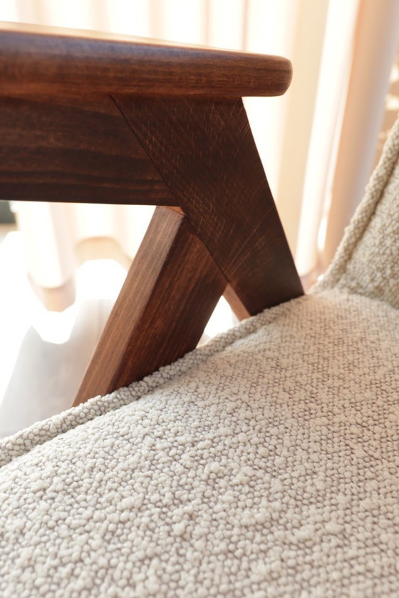 Image 1 of Poltrona moderna color avorio sporco con design riccioluto di Chierowsky