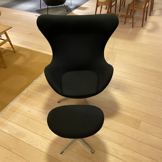 Image 1 of Poltrona Egg con pouf Fritz Hansen