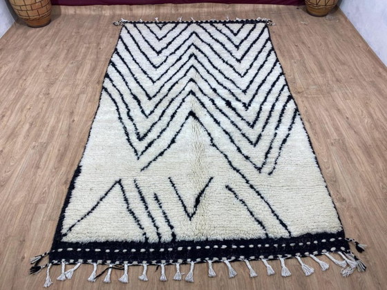 Image 1 of Moroccan artisan rug 250cmx150cm 