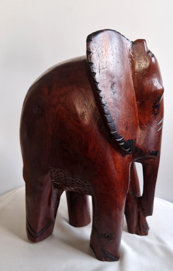 Image 1 of Éléphant en bois de teck massif