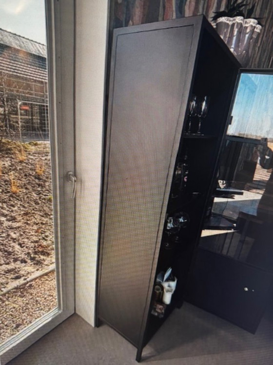 Image 1 of 2 credenze industriali nere (1,77 x 59,5 x 49,5 cm) €250 per 2 credenze!