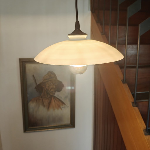 Lámpara colgante vintage de cristal opalino – Estilo minimalista escandinavo - recableada