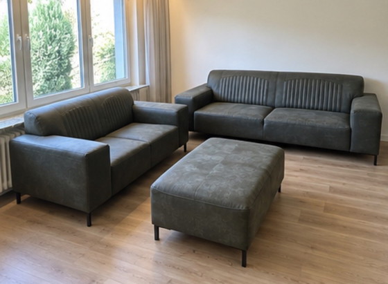 Conjunto de Sofás de Cuero: 3 Plazas, 2 Plazas y Otomana – Zona de estar, Leather (photo 2 of 7)