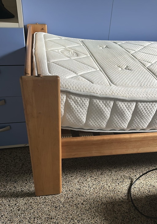 Single bed Team-7 alder 90x200