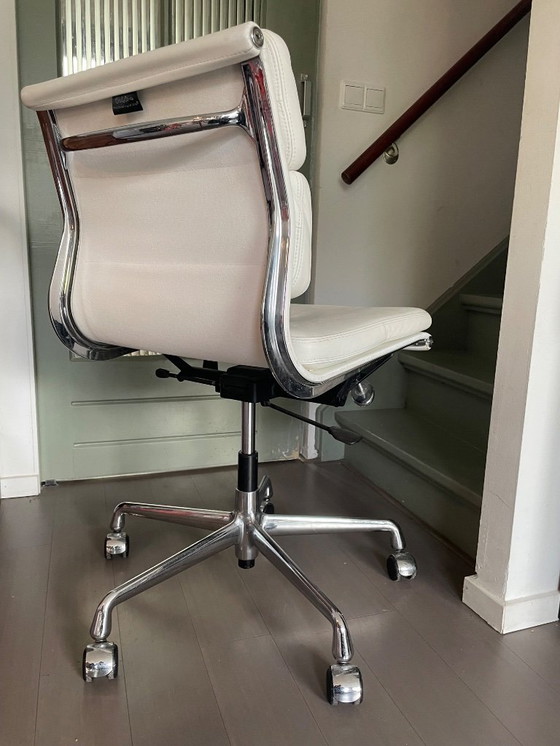 Image 1 of Vitra Eames Ea217 Softpad Chair