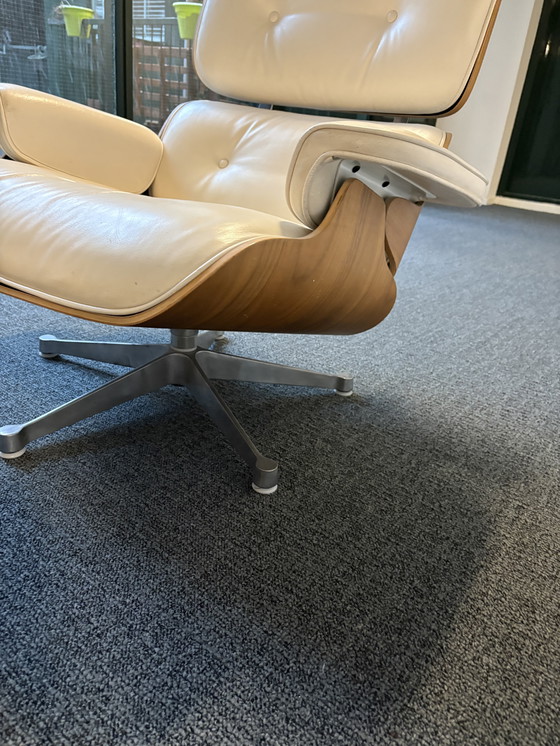 Image 1 of Lounge chair