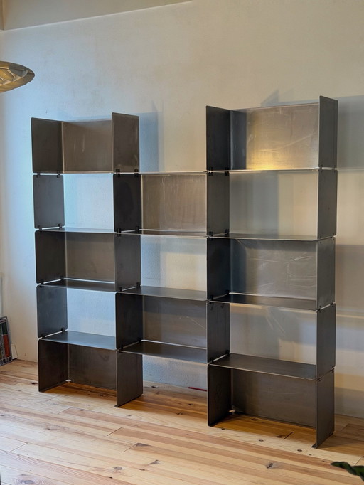 Armoire ouverte / système d'étagères